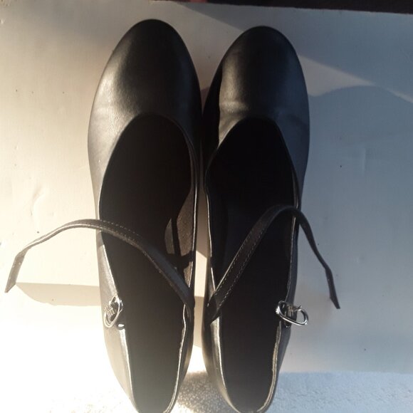 So Danca Black size M7L/CH 50 character shoes w/ buckle strap and 1 1/2" heel - Picture 1 of 8